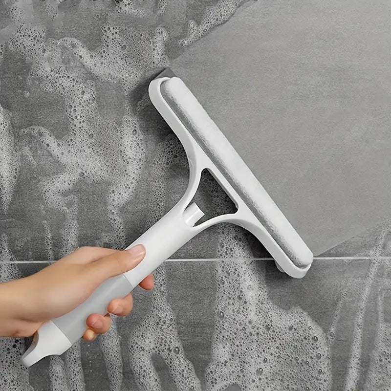 Lave vitres avec microfibre et spray intégré